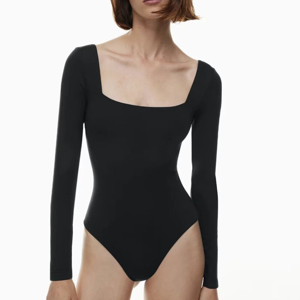 Aritzia Babaton Contour Squareneck Longsleeve Bodysuit